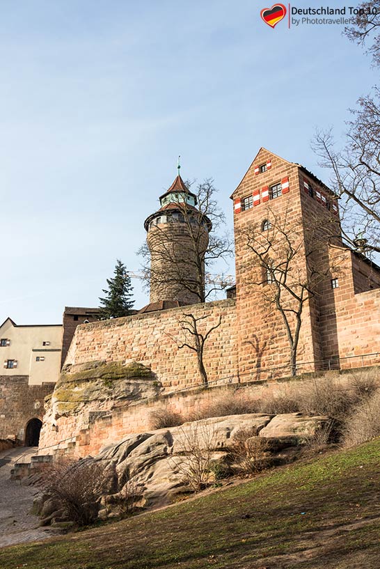 Mauern und Türme der Kaiserburg in Nürnberg