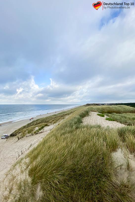 Spaziergänger am Brandenburger Strand auf Sylt